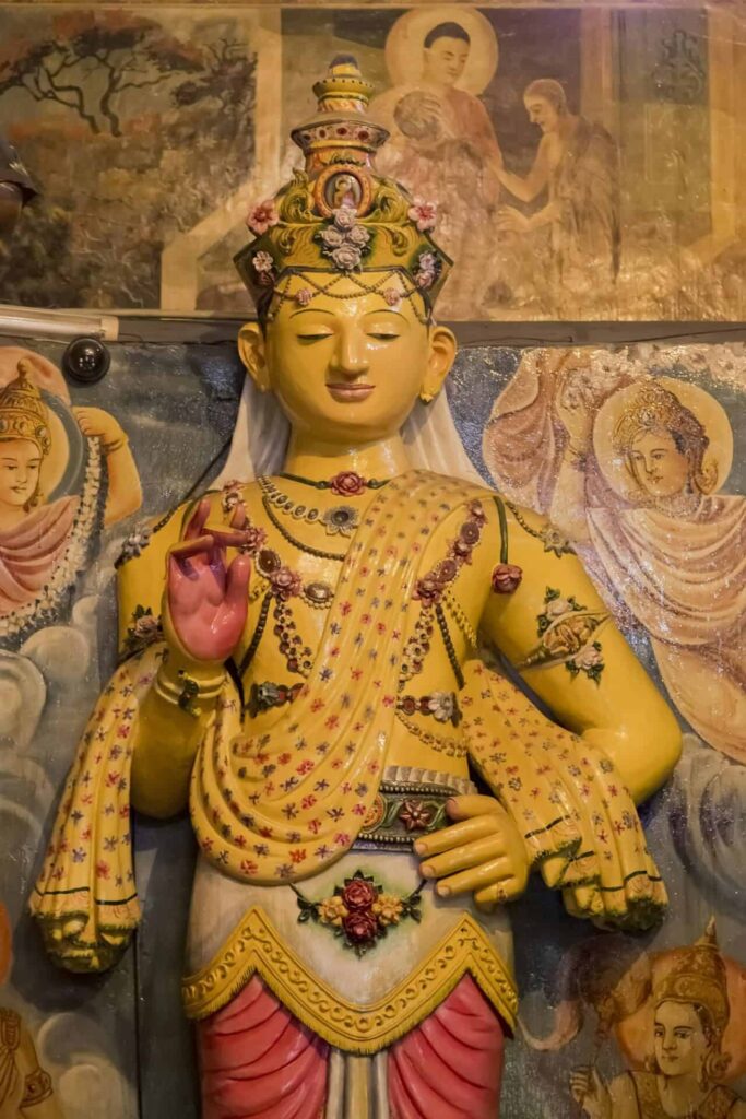 Gangaramaya Temple in Colombo, Sri Lanka